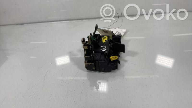Renault Twingo I Etuoven lukko 