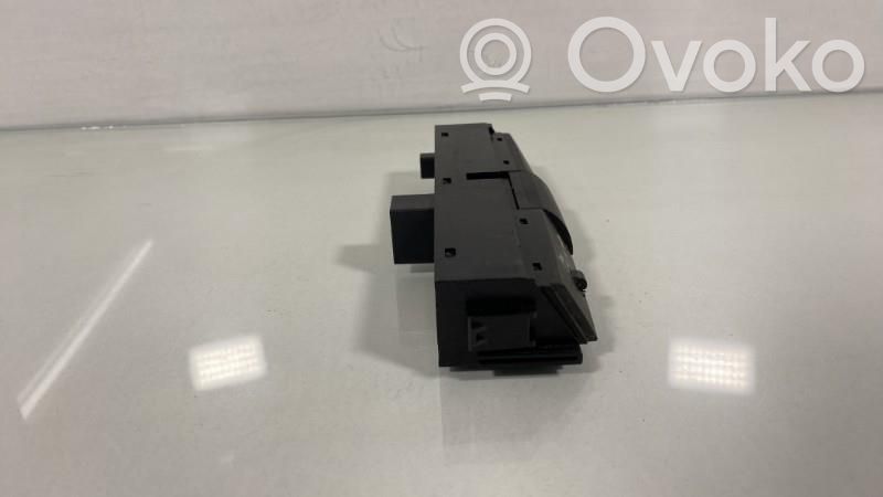 Toyota Corolla Verso E121 Hazard light switch 
