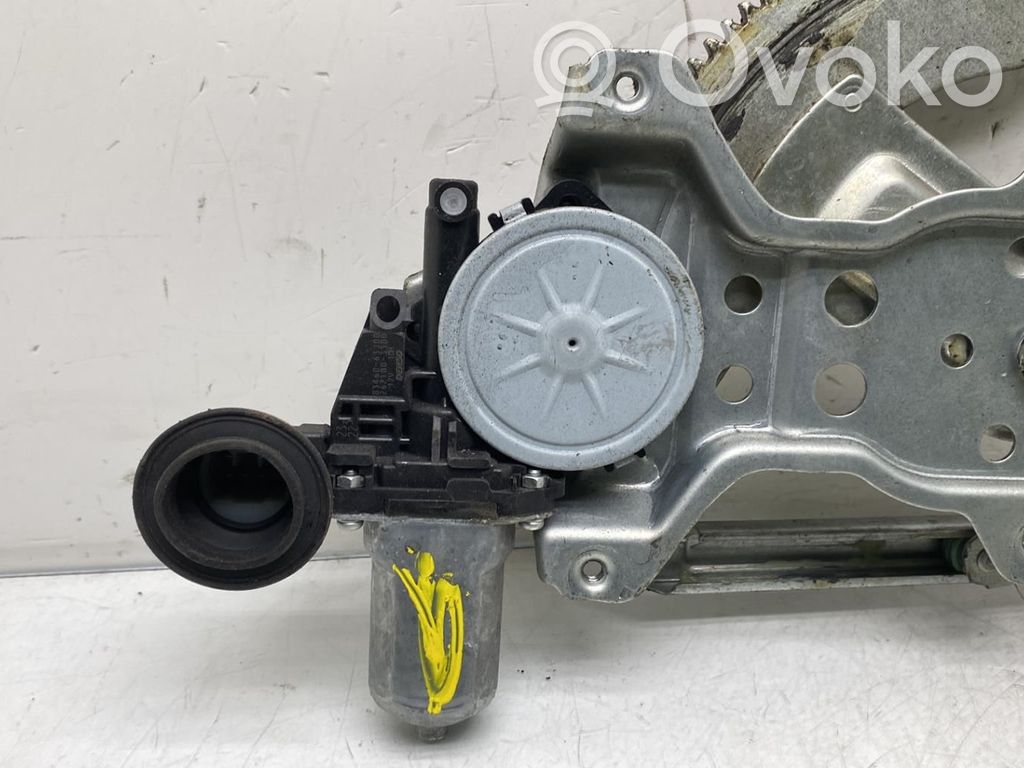 Suzuki SX4 Alzacristalli della portiera anteriore con motorino