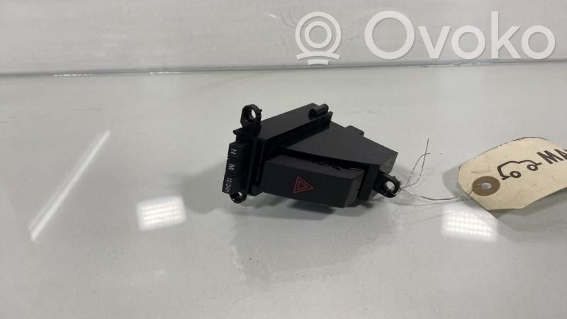 Botón interruptor de luz de peligro   BBP3664H0