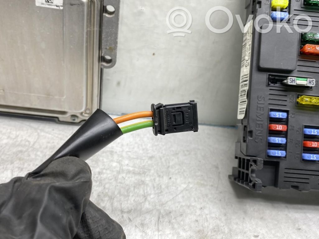 Peugeot 206+ Juego de cerradura y set ECU del motor 