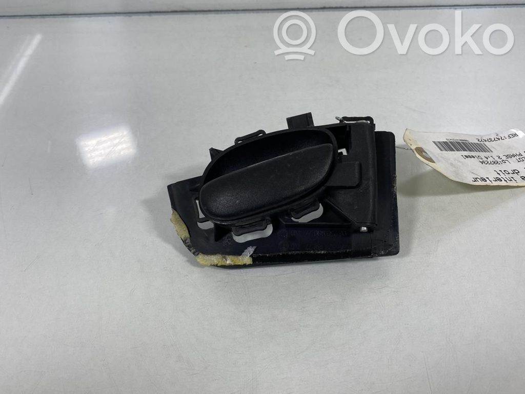 Manecilla interna puerta delantera   914480