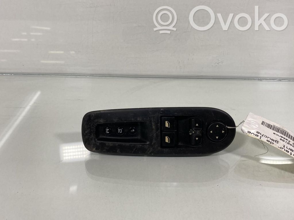Peugeot 407 Electric window control switch 