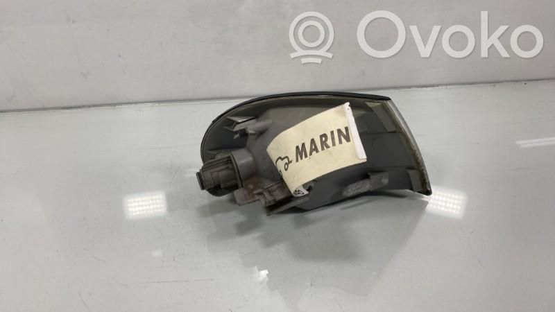 Audi A4 S4 B5 8D Kierunkowskaz błotnika przedniego 
