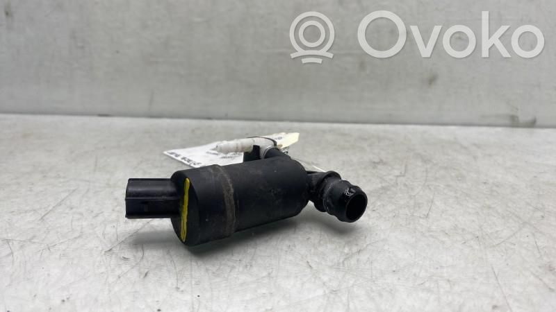 Windscreen/windshield washer pump   2205506