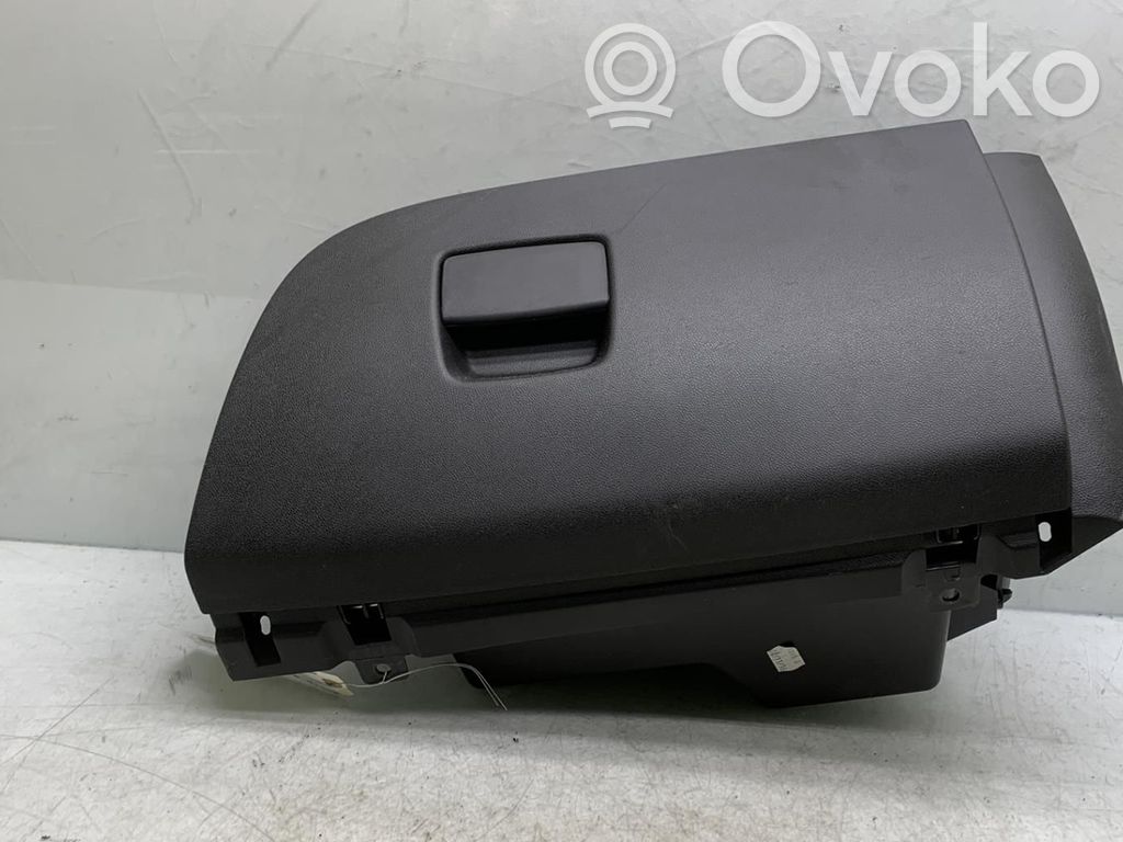 Opel Corsa E Daiktadėžės (bordačioko) komplektas 