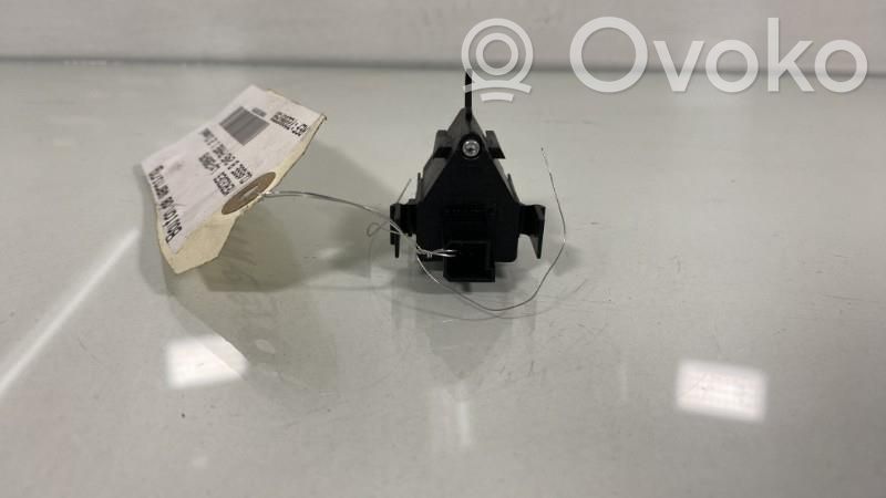 Mercedes-Benz B W245 Comutator lumini pericol 
