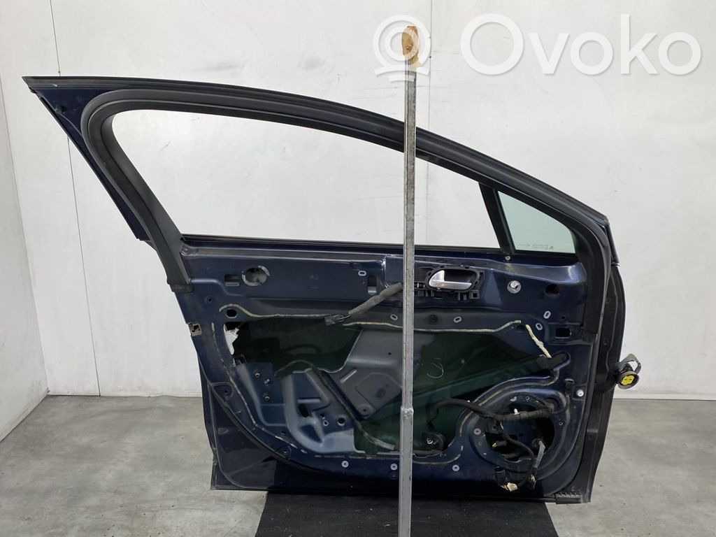 Priekinės durys   9002Y8