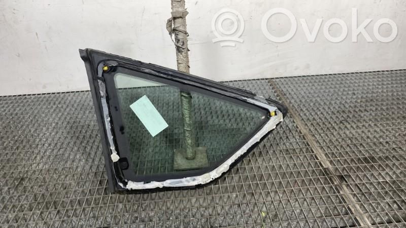 Rear side window   2055534