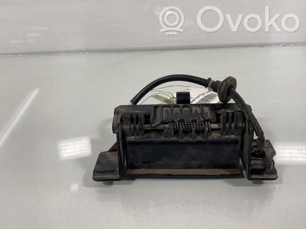 Tailgate opening switch   8285054MA2