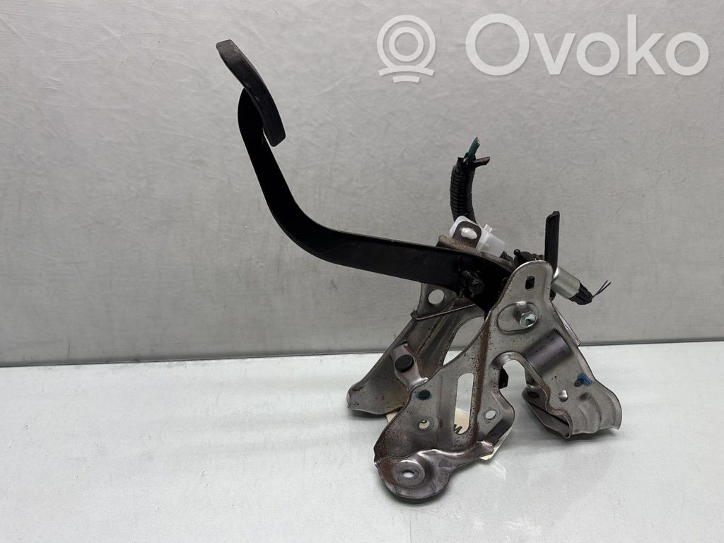 Pedal de embrague   4981052R50