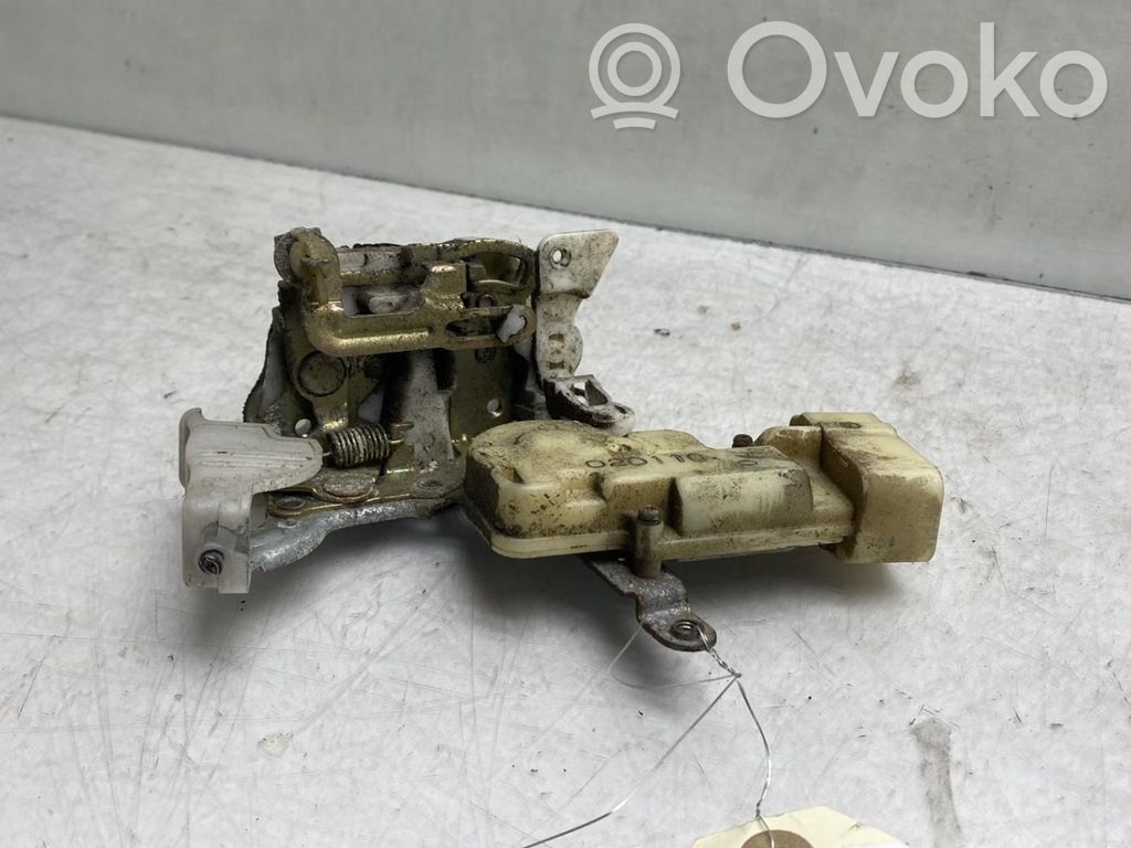 Toyota Yaris Etuoven lukko