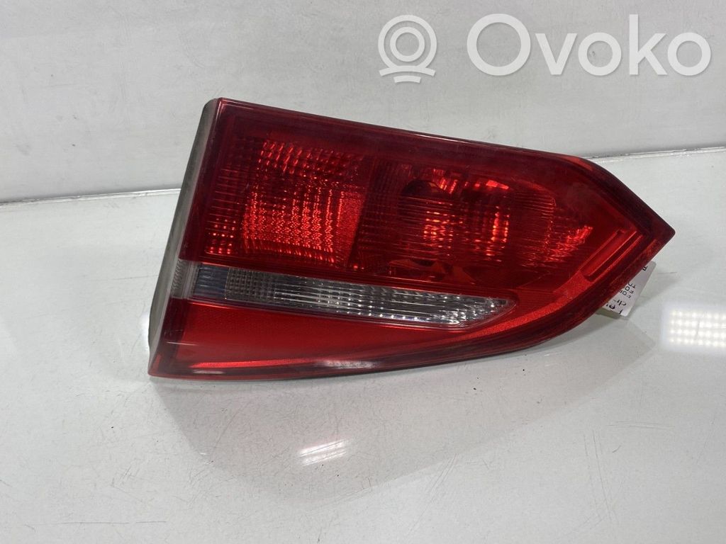 Ford Focus Galinis žibintas dangtyje 