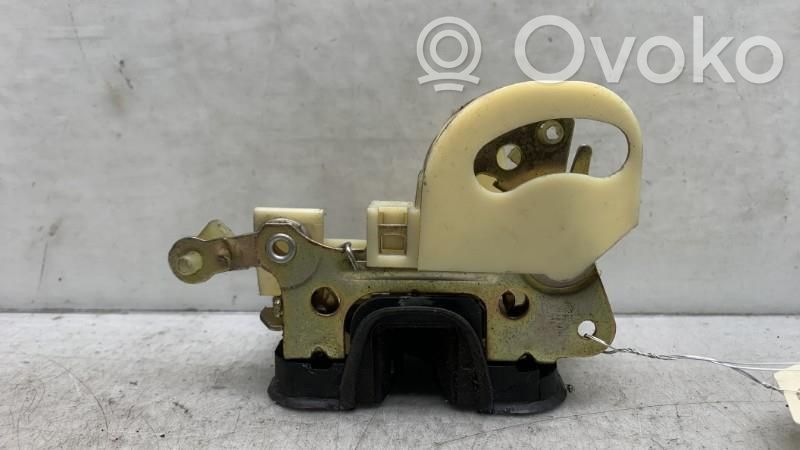 Opel Corsa B Etuoven lukko