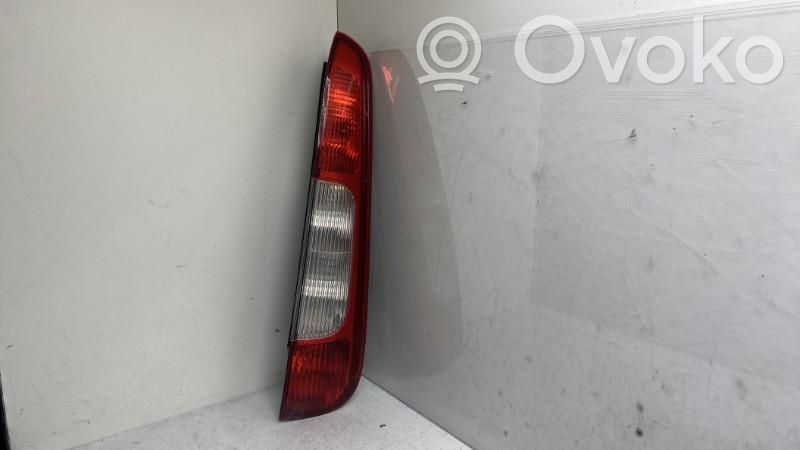 Ford C-MAX I Aizmugurējais lukturis virsbūvē 