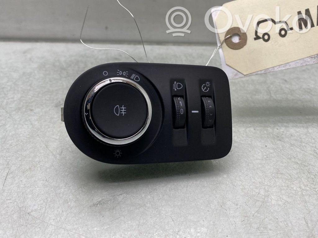 Interruptor de luz   13470443