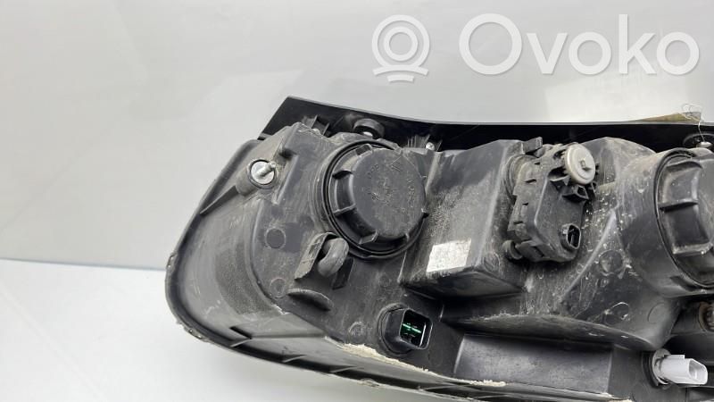 Scheinwerfer   921022B020