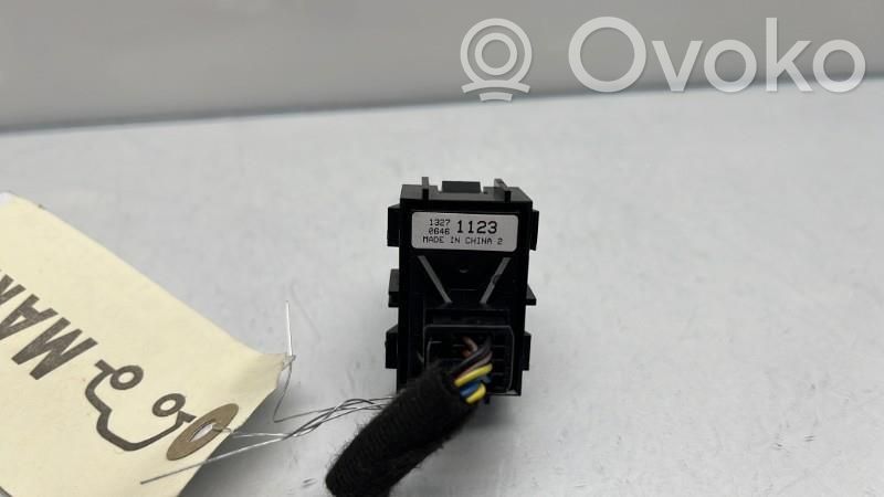 Opel Meriva B Comutator frână parcare 