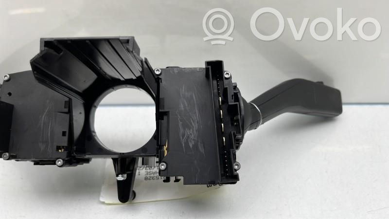 Volkswagen Beetle A5 Wiper turn signal indicator stalk/switch 