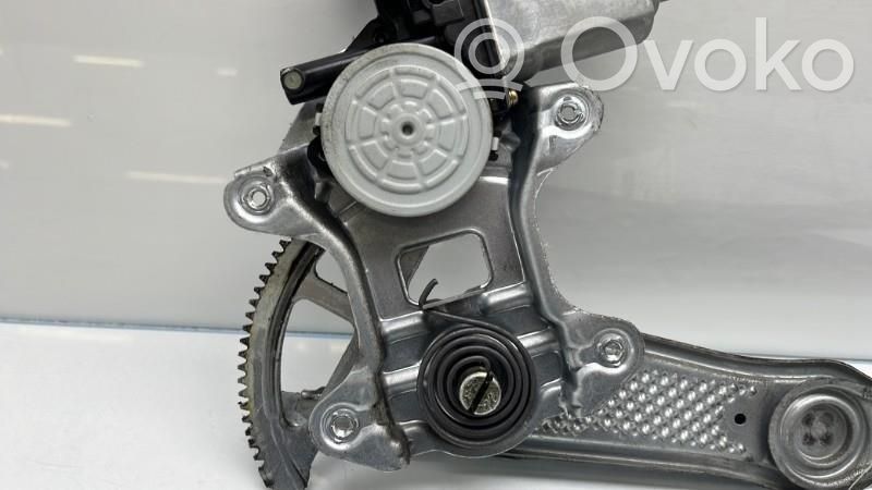 Toyota Yaris Macara ușă față cu motor 