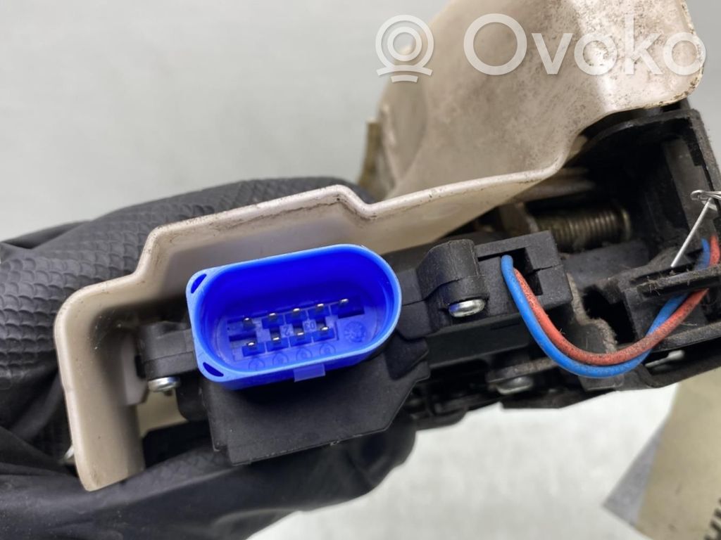 Volkswagen Golf V Serratura portiera anteriore 