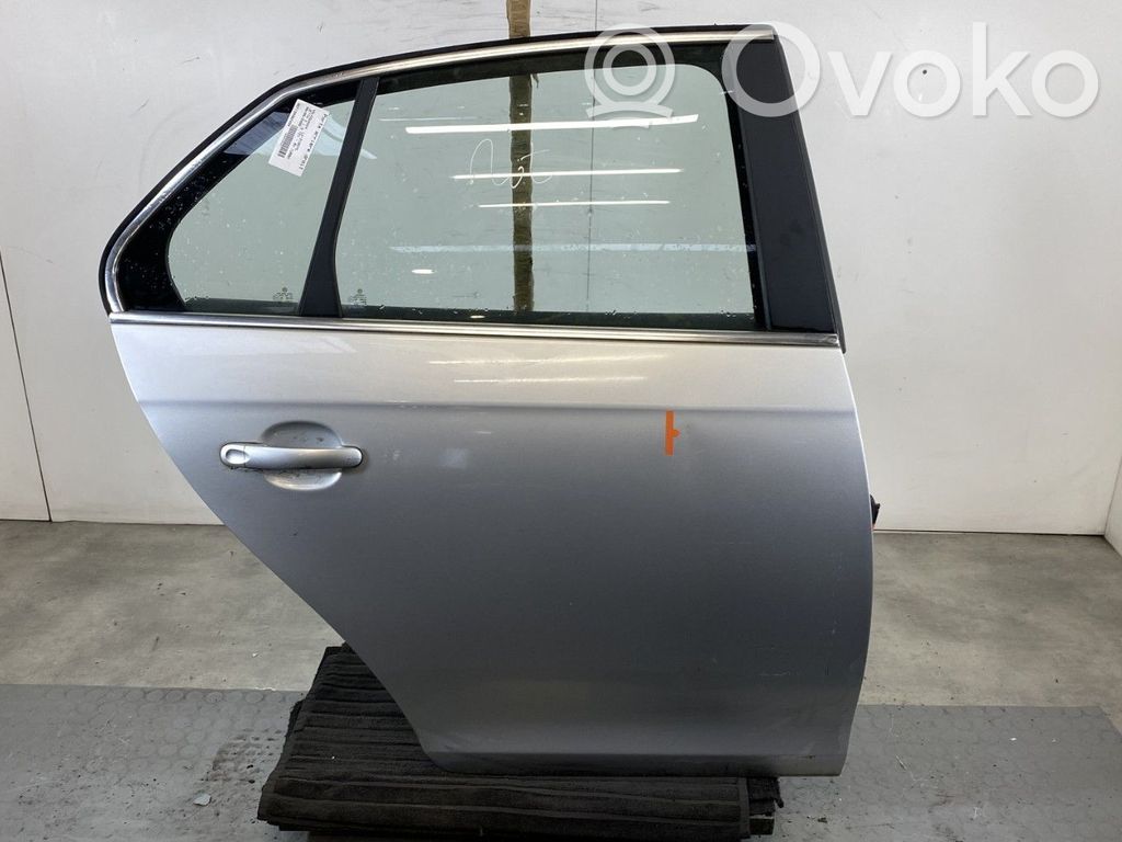 Volkswagen Jetta V Puerta trasera 