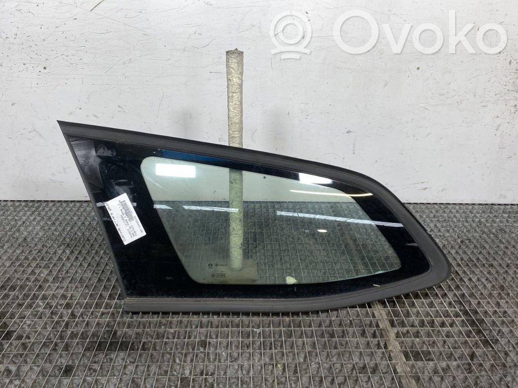 Peugeot 308 Vidrio lateral trasero 