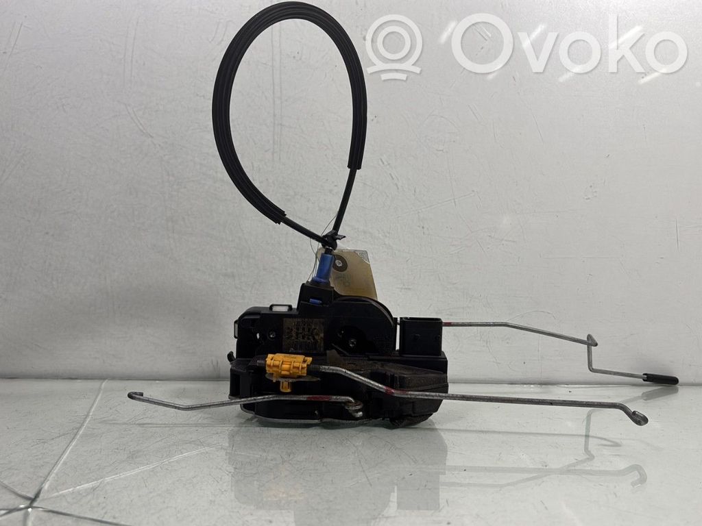 Opel Mokka Front door lock 