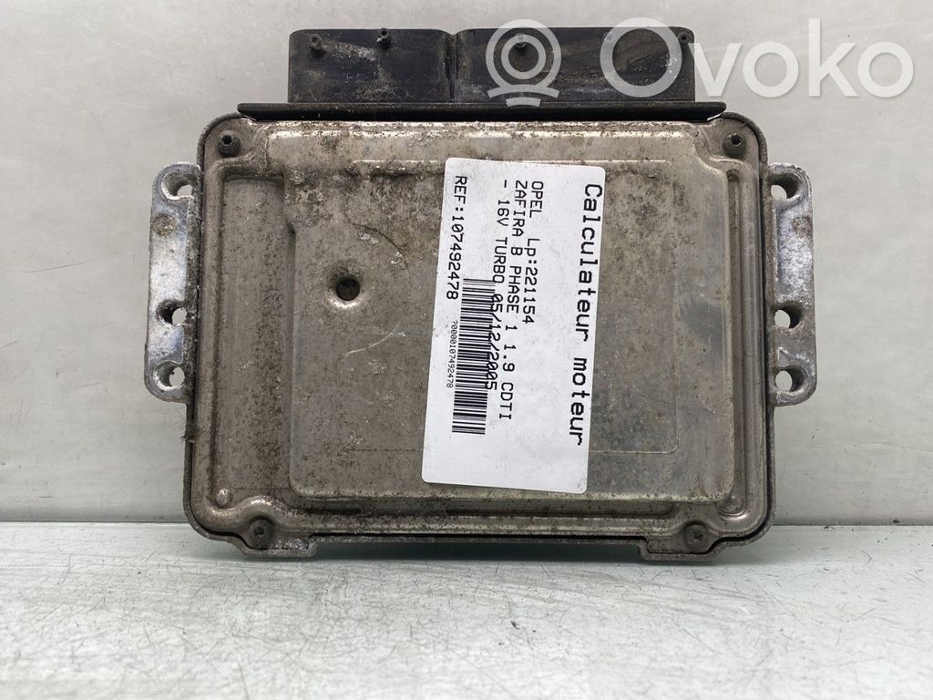 Opel Zafira B Engine control unit/module 