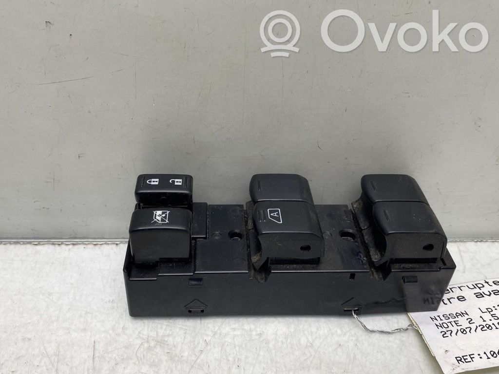 Nissan Note (E12) Electric window control switch 