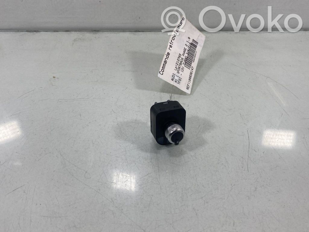 Audi A1 Wing mirror switch 