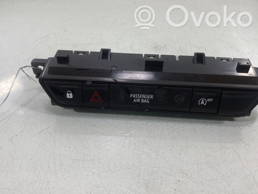 Dacia Sandero III Botón interruptor de luz de peligro 
