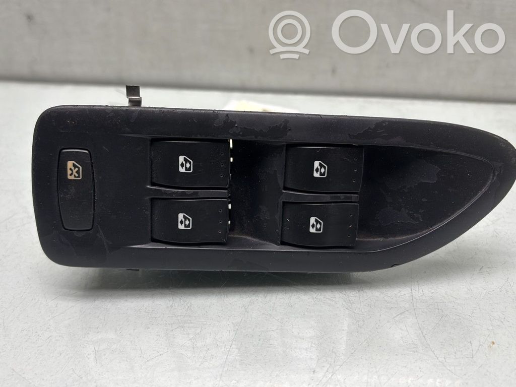 Renault Vel Satis Electric window control switch 
