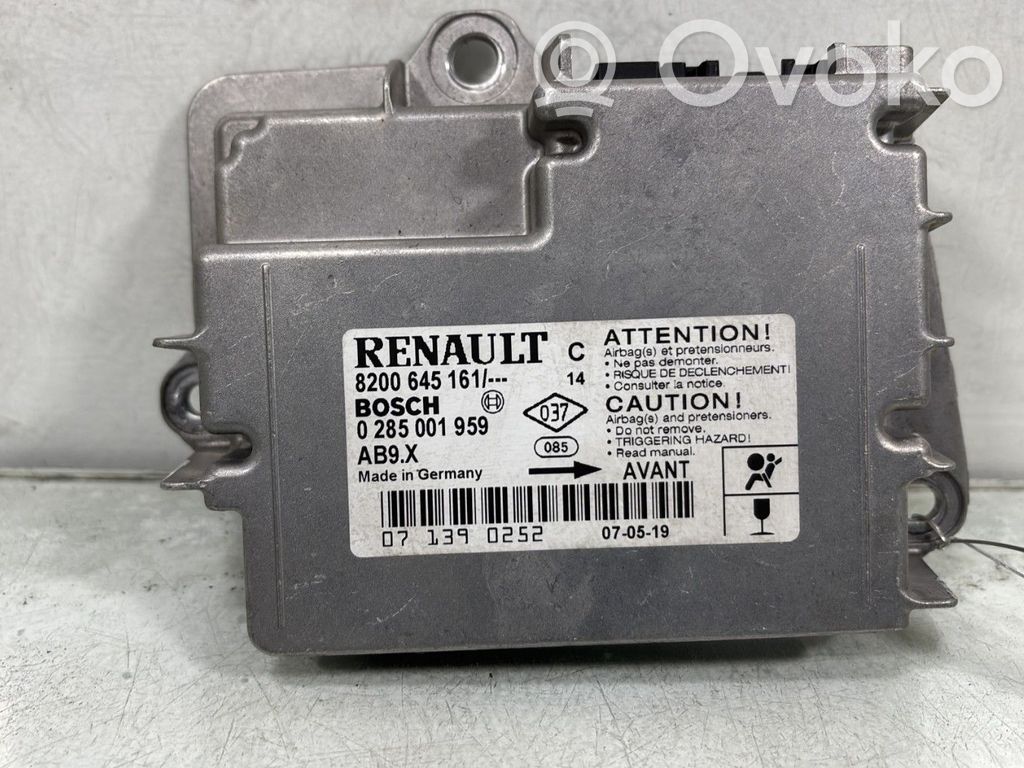 Renault Clio III Airbag control unit/module 