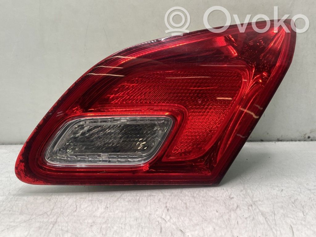 Opel Astra J Takaluukun takavalot 