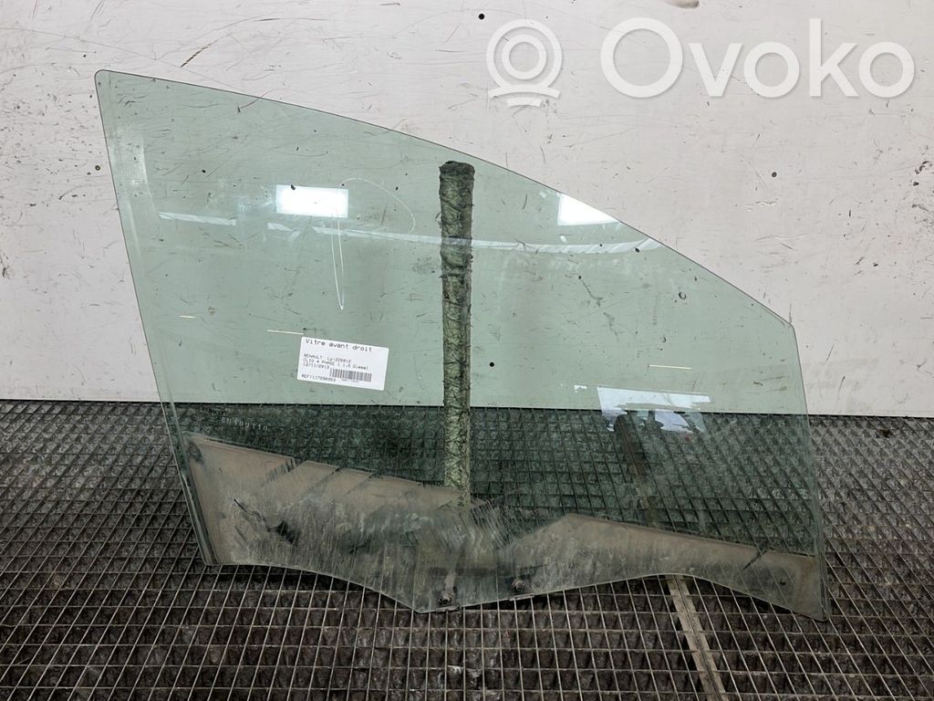Szyba drzwi przednich   803004101R