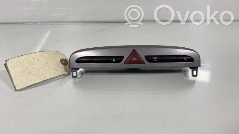 Peugeot 308 Interrupteur feux de détresse 