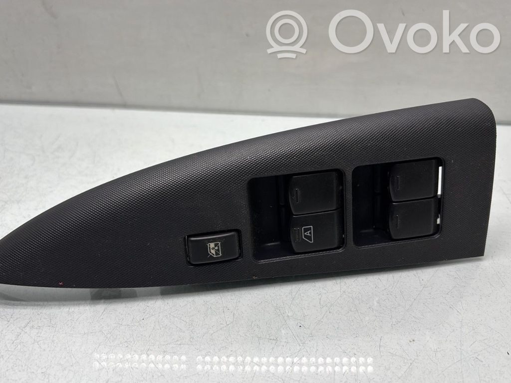 Nissan Note (E11) Electric window control switch 