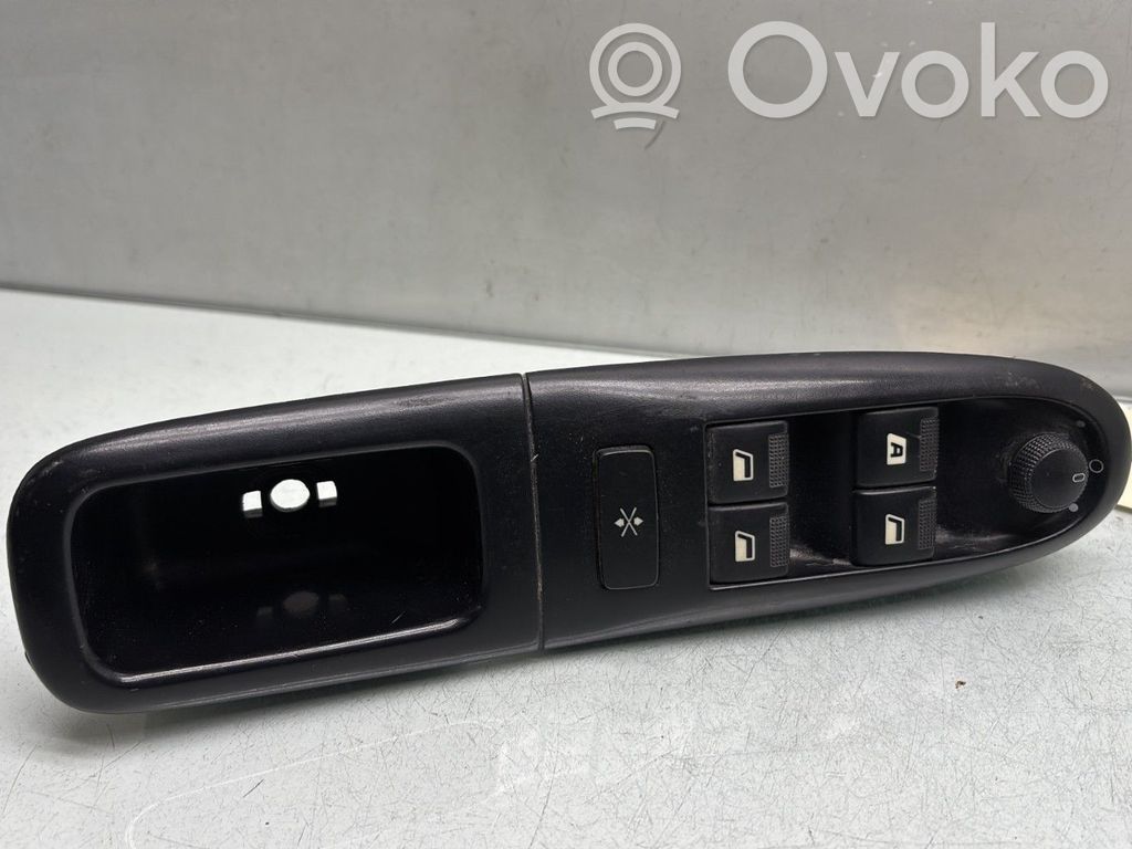 Peugeot 406 Electric window control switch 