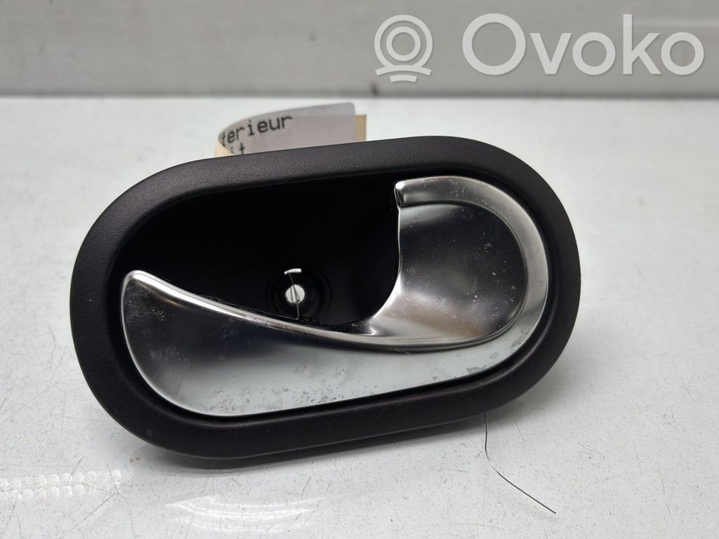 Renault Twingo III Manecilla interna puerta trasera 