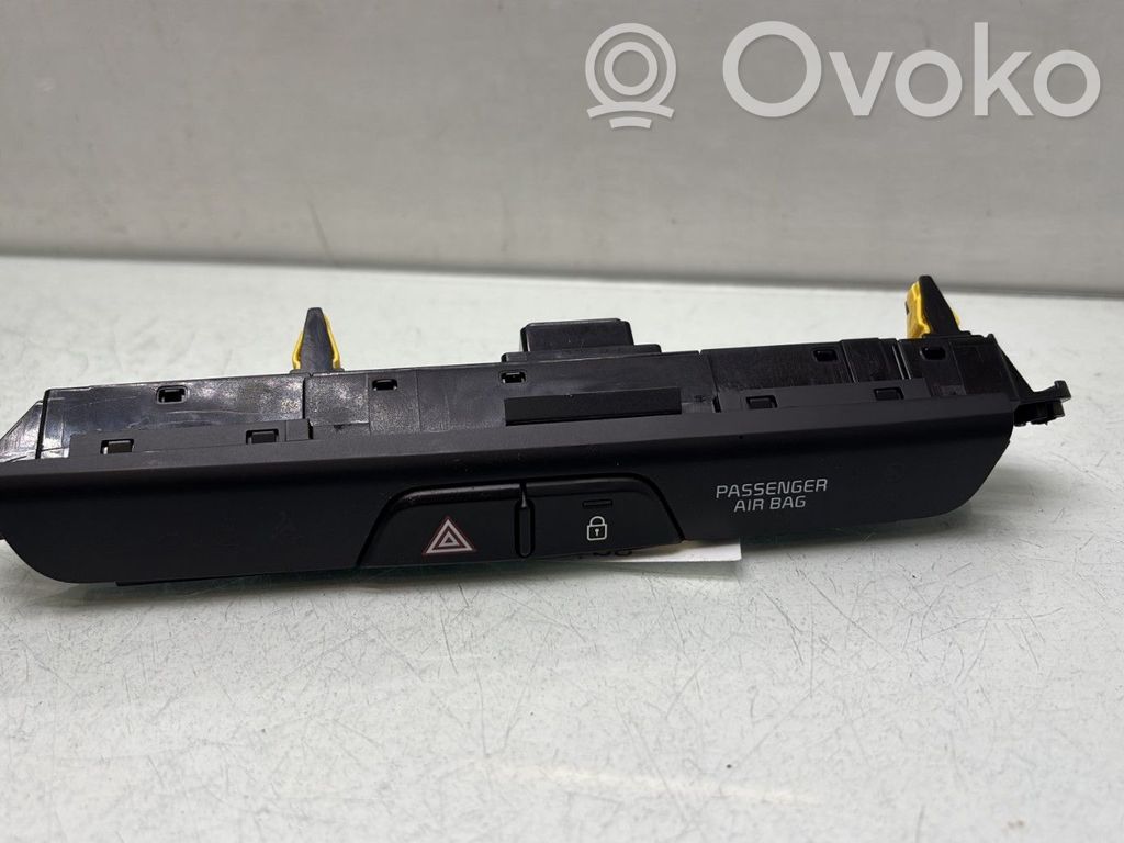 KIA Stonic Botón interruptor de luz de peligro 
