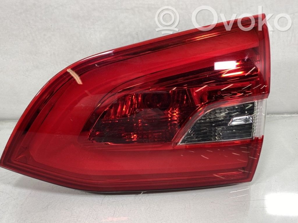 Peugeot 308 Lampă spate în capacul portbagajului 