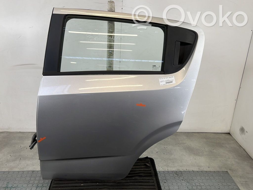 Chevrolet Aveo Puerta trasera 