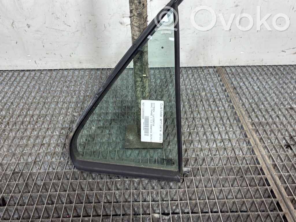 Citroen Saxo Ventanilla de ventilación de la puerta trasera 
