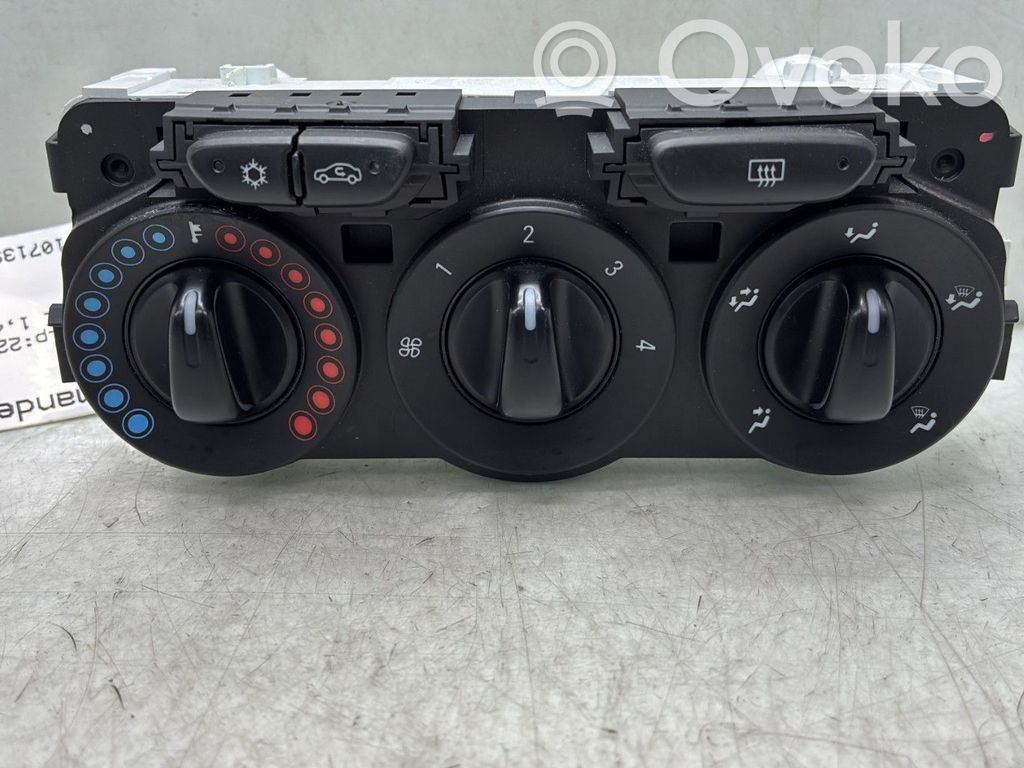Opel Corsa E Climate control unit 