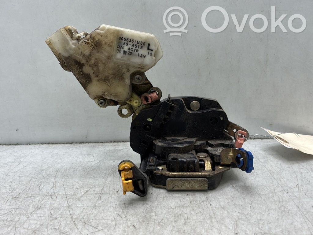 Nissan Almera Tino Zamek drzwi przednich