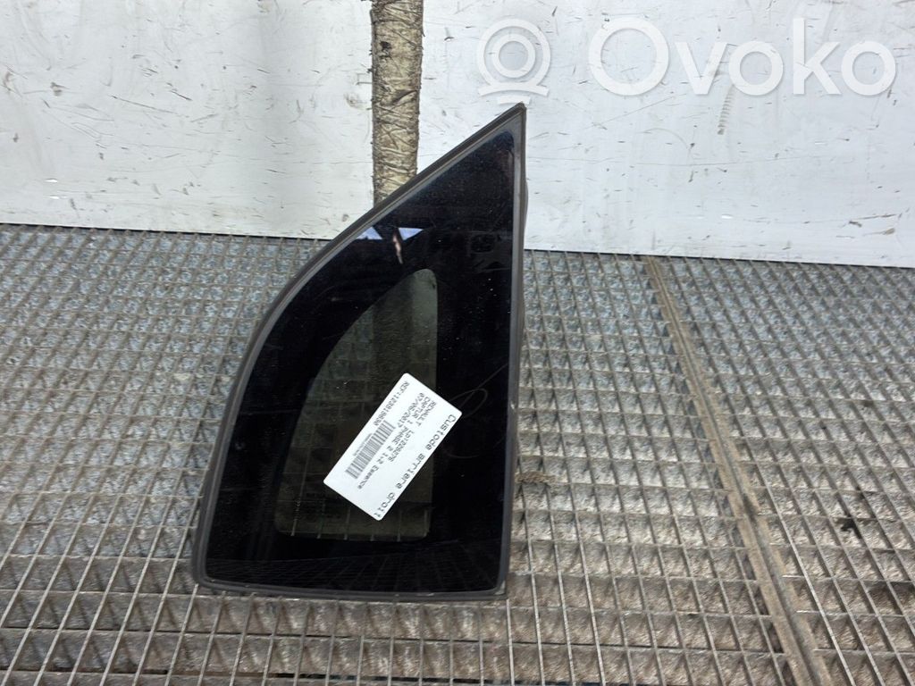 Vidrio lateral trasero   833067929R