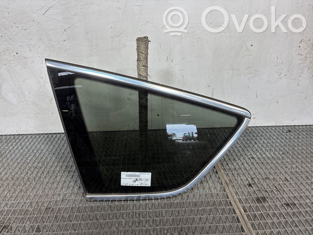 Rear side window   1702089