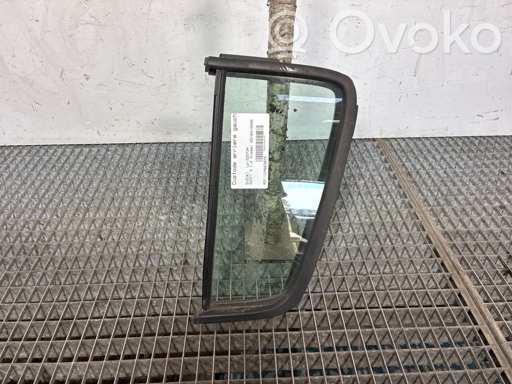 Suzuki SX4 Ventanilla de ventilación de la puerta trasera 
