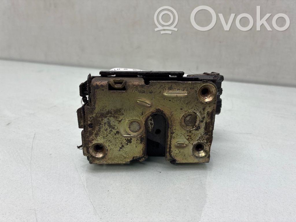 Renault 21 Priekšpusē slēdzene 